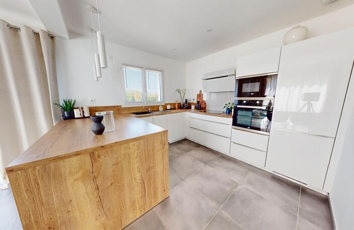 Maison T5 100m2 L'Isle d'Abeau — photo 3