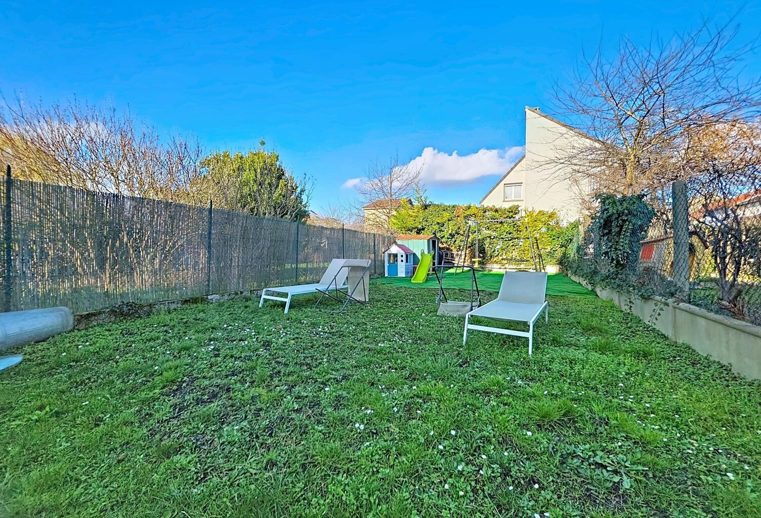 MAISON ANCIENNE 4 CHAMBRES  AVEC JARDIN — photo 1