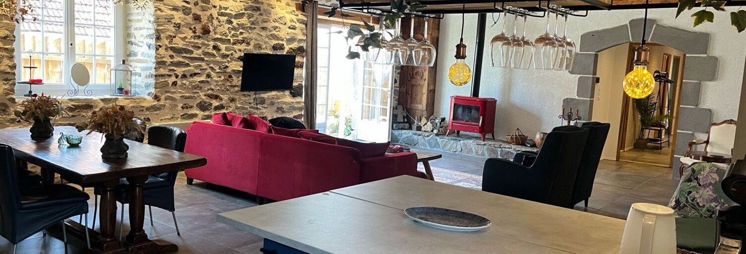 Maison 6 Pièces 173 m² à vendre à Laurie (15500)