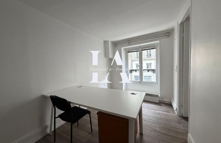 Bureaux 5 p à PARIS 9ème — photo 3