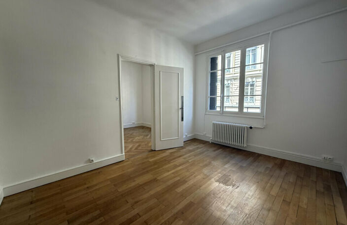 BUREAUX à LOUER — photo 2