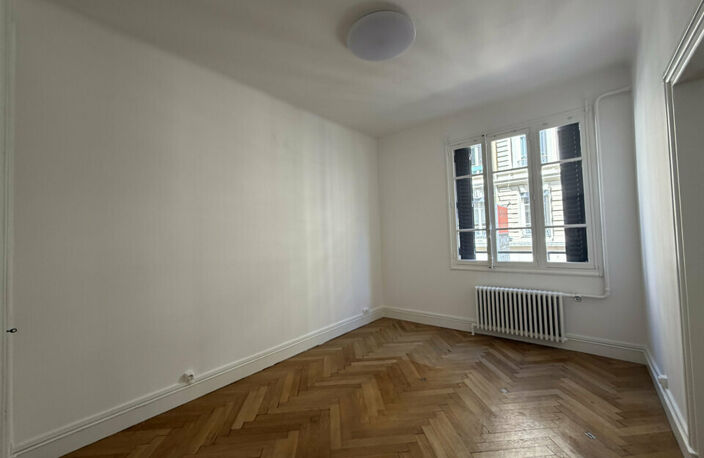 BUREAUX à LOUER — photo 3