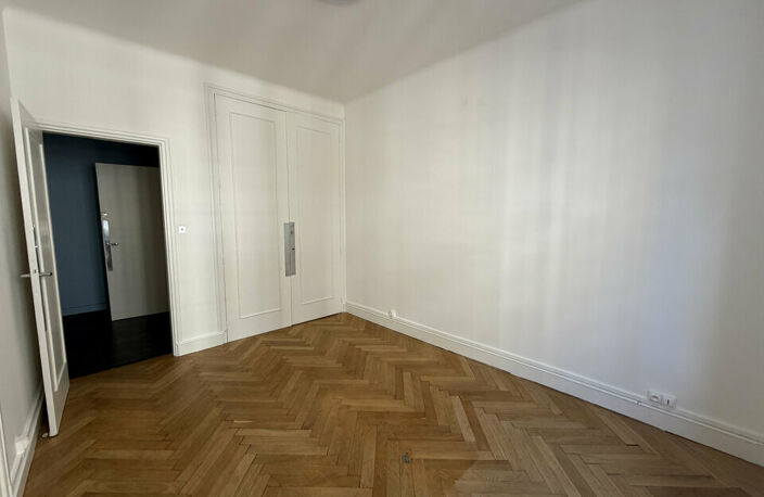 BUREAUX à LOUER — photo 4