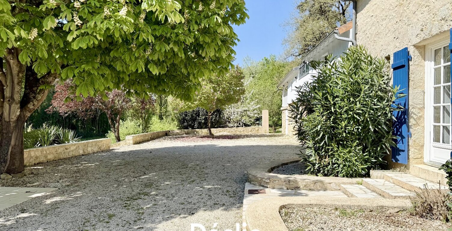 Longère familiale avec grand jardin et dépendances à Nieuil-l'Espoir — photo 1