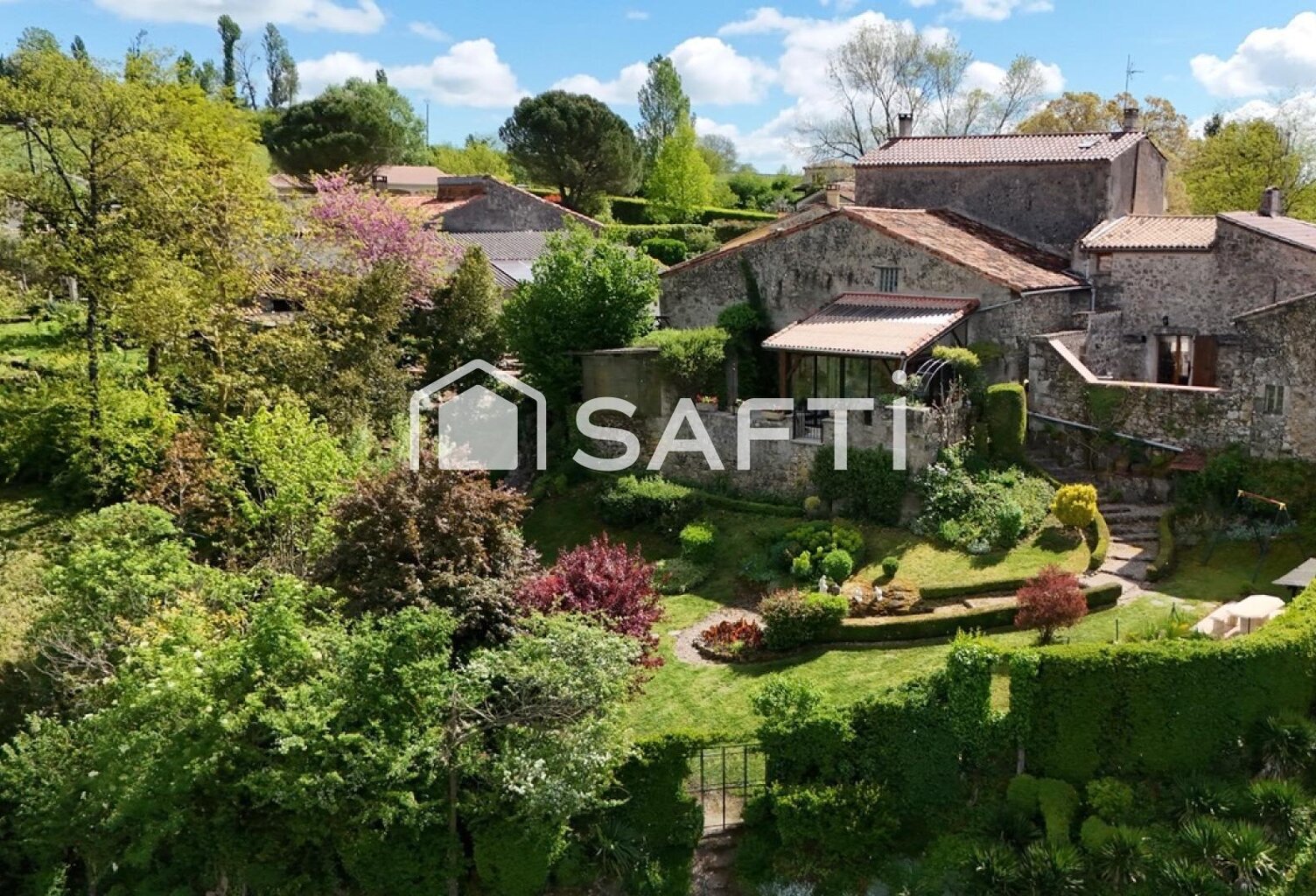 Maison de hameau (Lavardac) de 185 m2 avec 3 chambres un beau jardin et une vue dégagée. — photo 1
