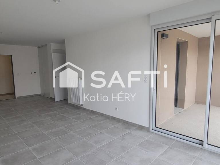 APPARTEMENT AVEC BALCON, CAVE, 2 PARKINGS — photo 1