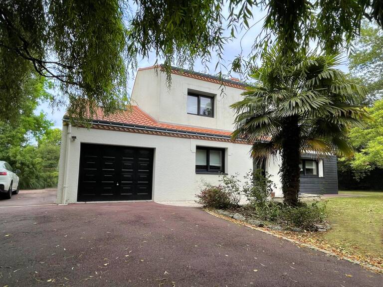 Maison familiale de 155 m² + Offre la possibilité de détacher un terrain de 423 m² valorisé 150 000 € — photo 1