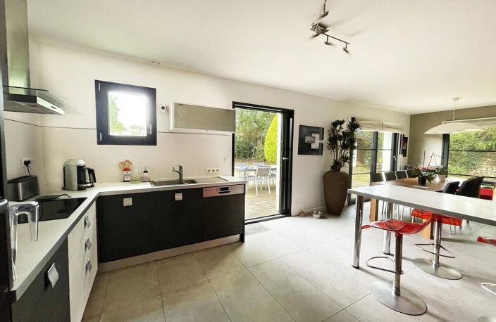 Maison familiale de 155 m² + Offre la possibilité de détacher un terrain de 423 m² valorisé 150 000 € — photo 4