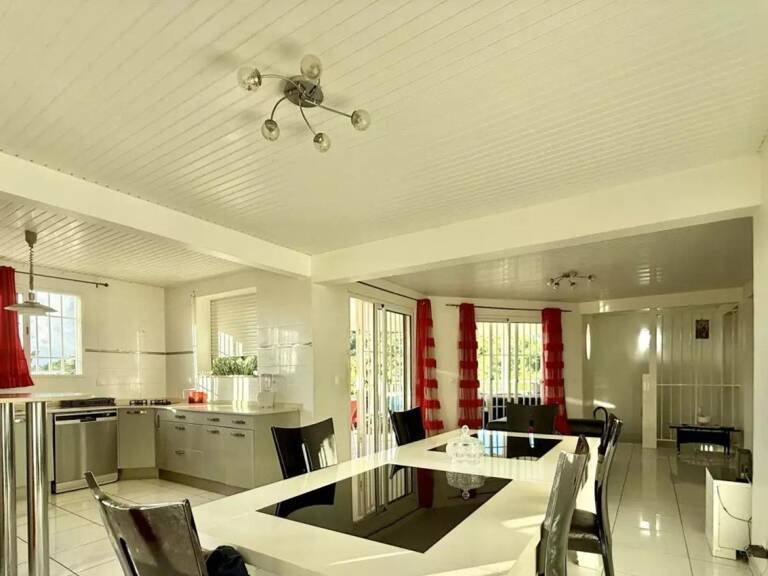 Une villa, deux opportunités : vivez confortablement et générez des revenus ! — photo 1