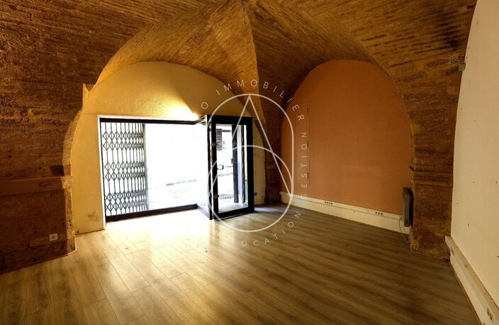Local commercial — photo 3