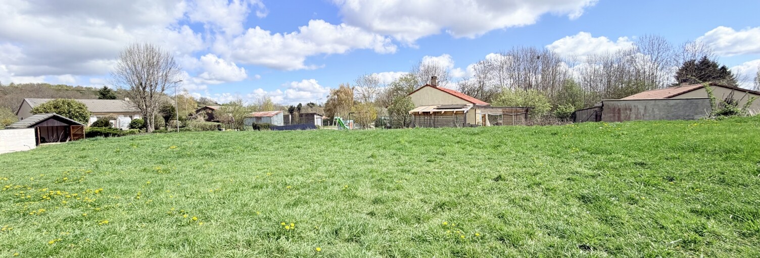 Terrain  1046 m² à vendre à Volvic (63530)