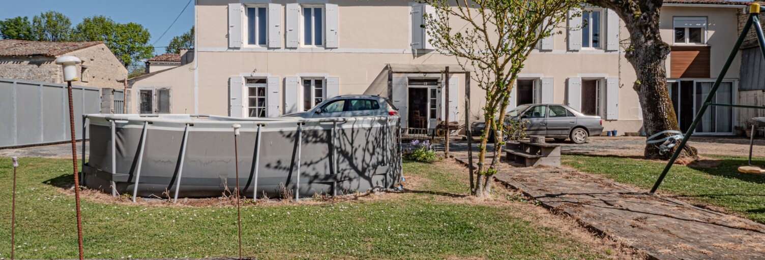 Maison 9 Pièces 230 m² à vendre à Saint-Mard (17700)