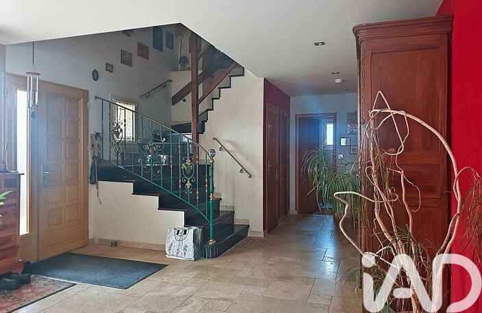 Vente Maison/villa 8 pièces — photo 2
