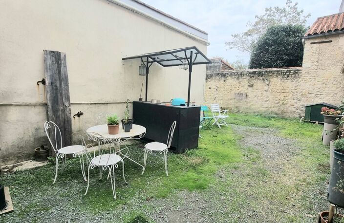 Vente Maison/villa 8 pièces — photo 2