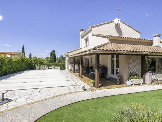 Maison de ville de 6 pièces principales — photo du bien