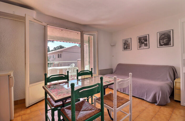 VENTE EN EXCLUSIVITE - SAINT-AYGULF - Appartement 2 pièces avec terrasse de 16m2 et garage — photo 3