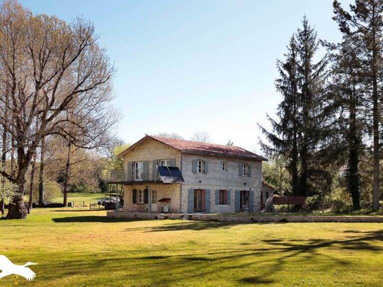 Maison en pierre de 5 pièces principales — photo 1