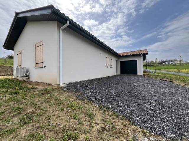 Maison 4 pièces 89 m² à Guiche — photo du bien
