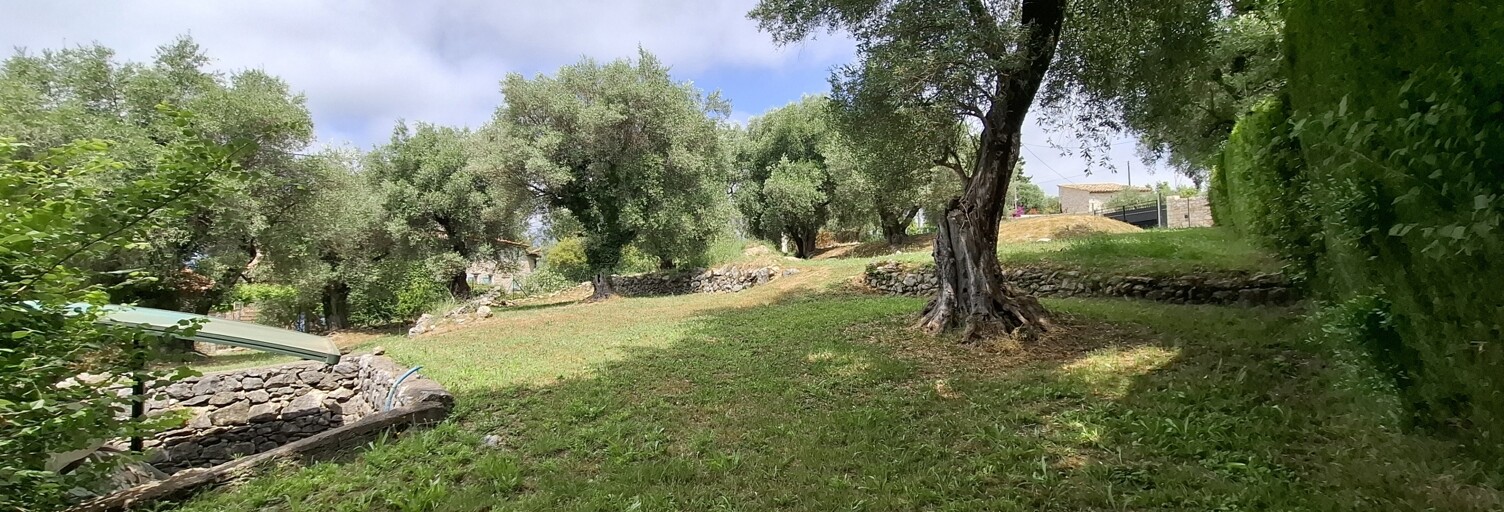 Terrain  1800 m² à vendre à Roquefort-les-Pins (06330)