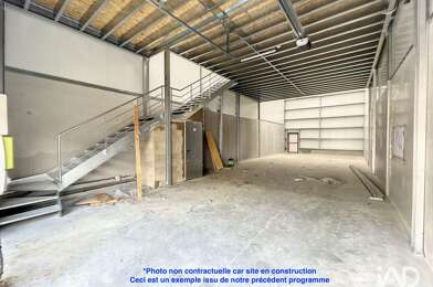 Commerce  326000 €