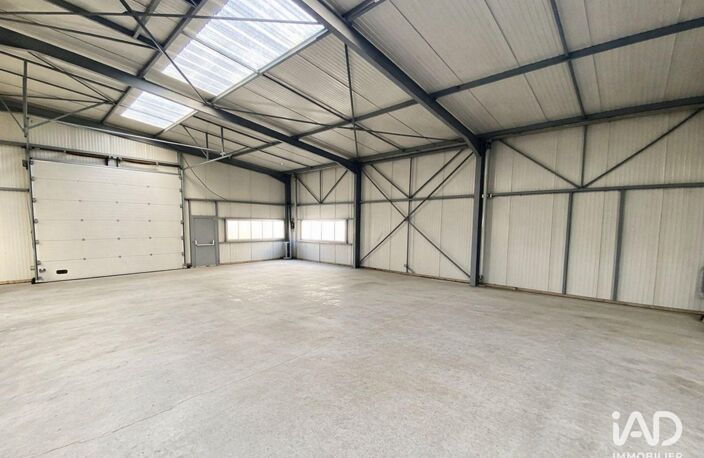 Location Local d'activités 146 m&sup2; — photo 2