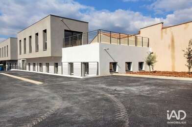 Commerce  215960 €