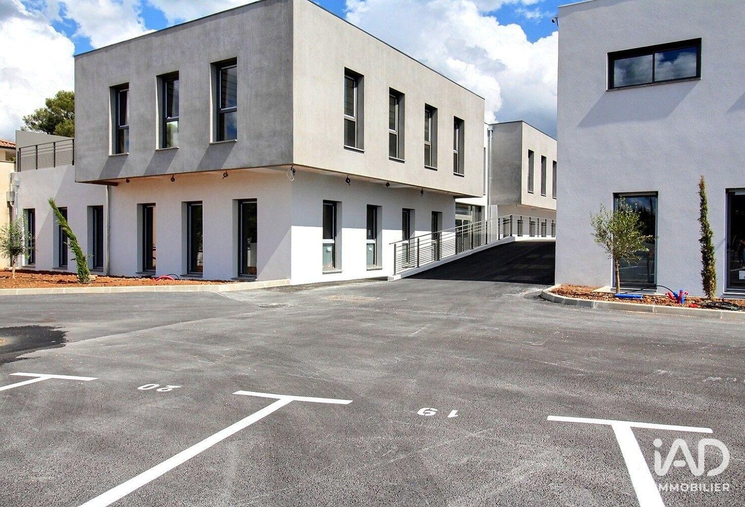 Vente Murs commerciaux 145 m&sup2; — photo 1