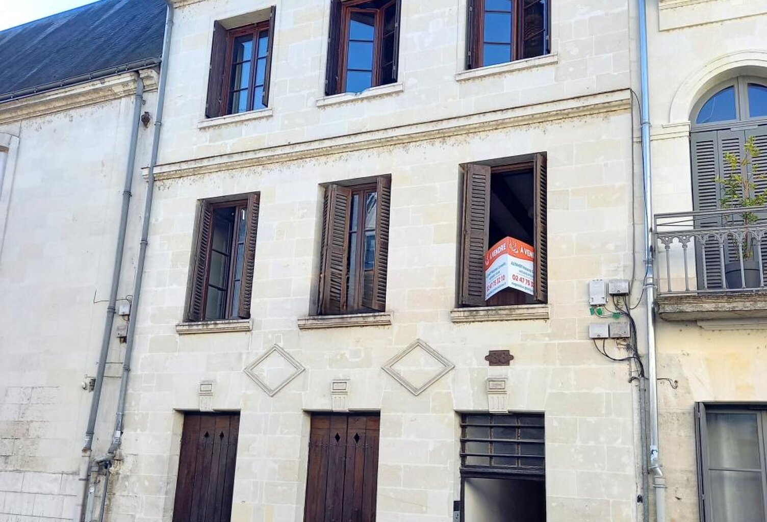 TOURS HALLES — photo 1