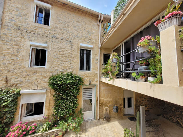 Maison de village en pierres apparentes — photo du bien