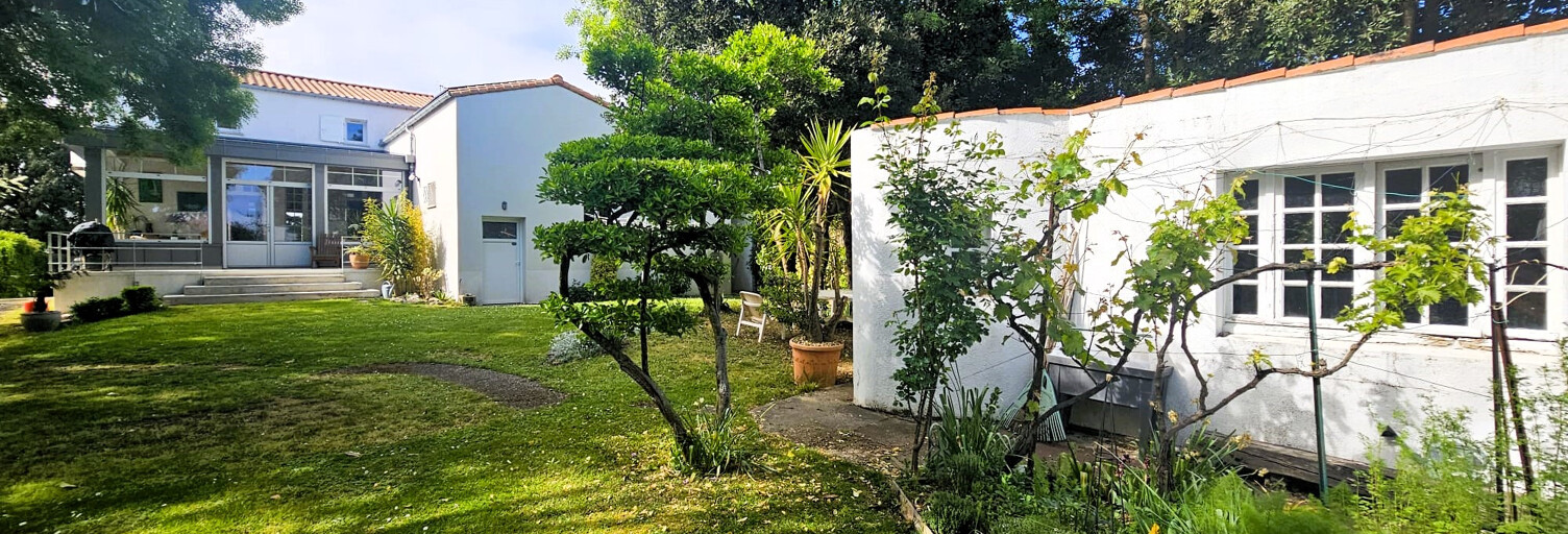 Maison 10 Pièces 210 m² à vendre à Vaux-sur-Mer (17640)