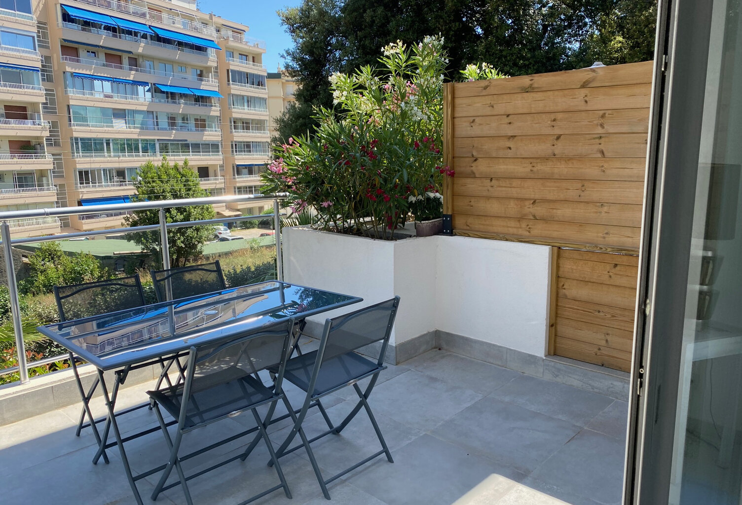 3 PIECES CANNES — photo 1