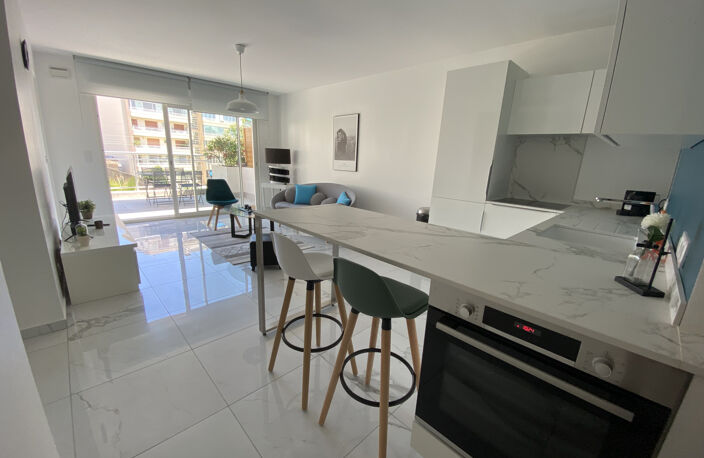 3 PIECES CANNES — photo 3