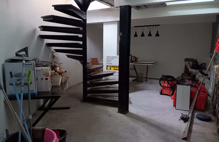 Local professionnel de 104 m2 Pont des Demoiselles / Busca — photo 5