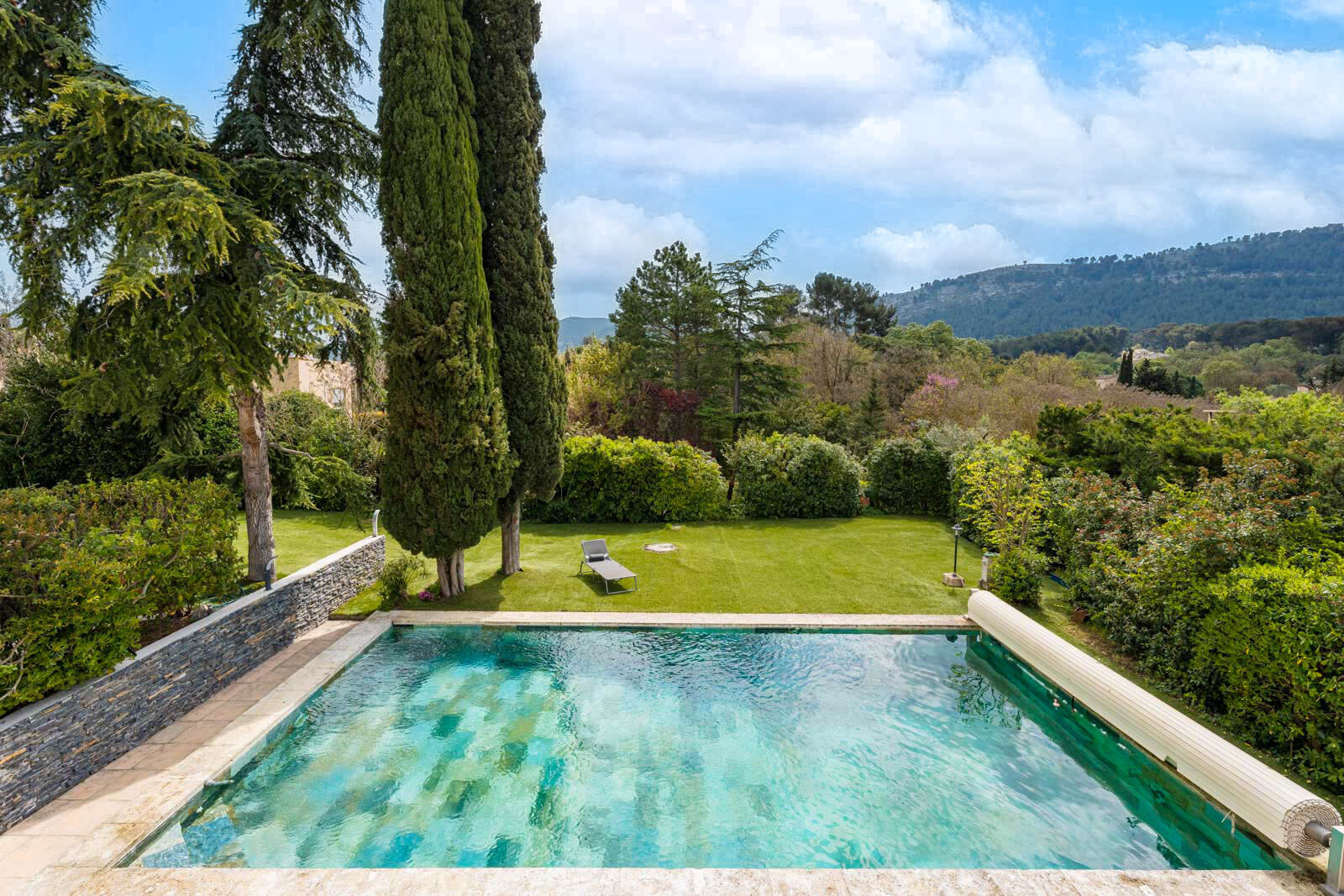 Villa / Maison  T9 à vendre Aubagne 13400