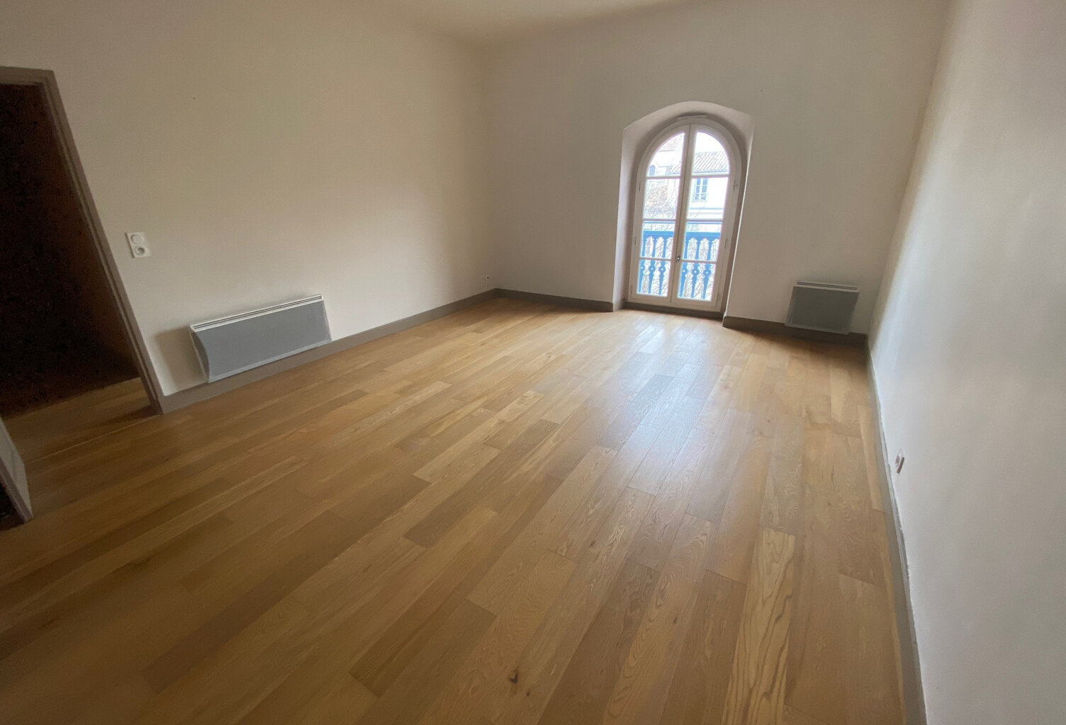 Nîmes Écusson / Maison Carrée — Appartement T3 de caractère — photo 1
