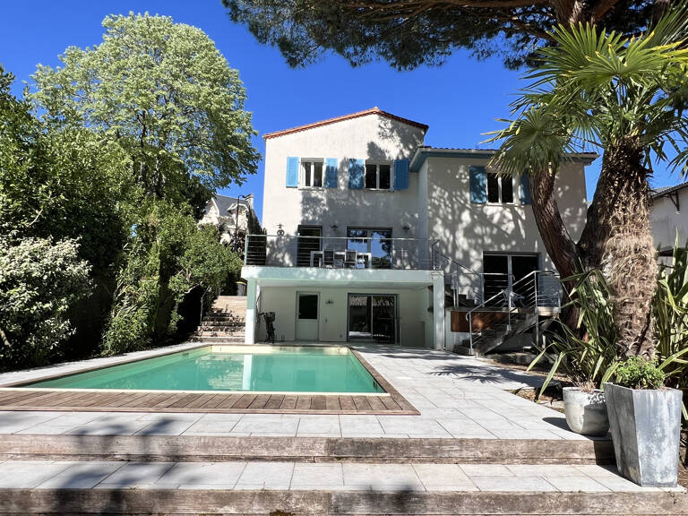 ROYAN - QUARTIER DU PARC - 200 M PLAGE ET COMMERCES - Belle Villa avec Piscine et Dépendance — photo 1
