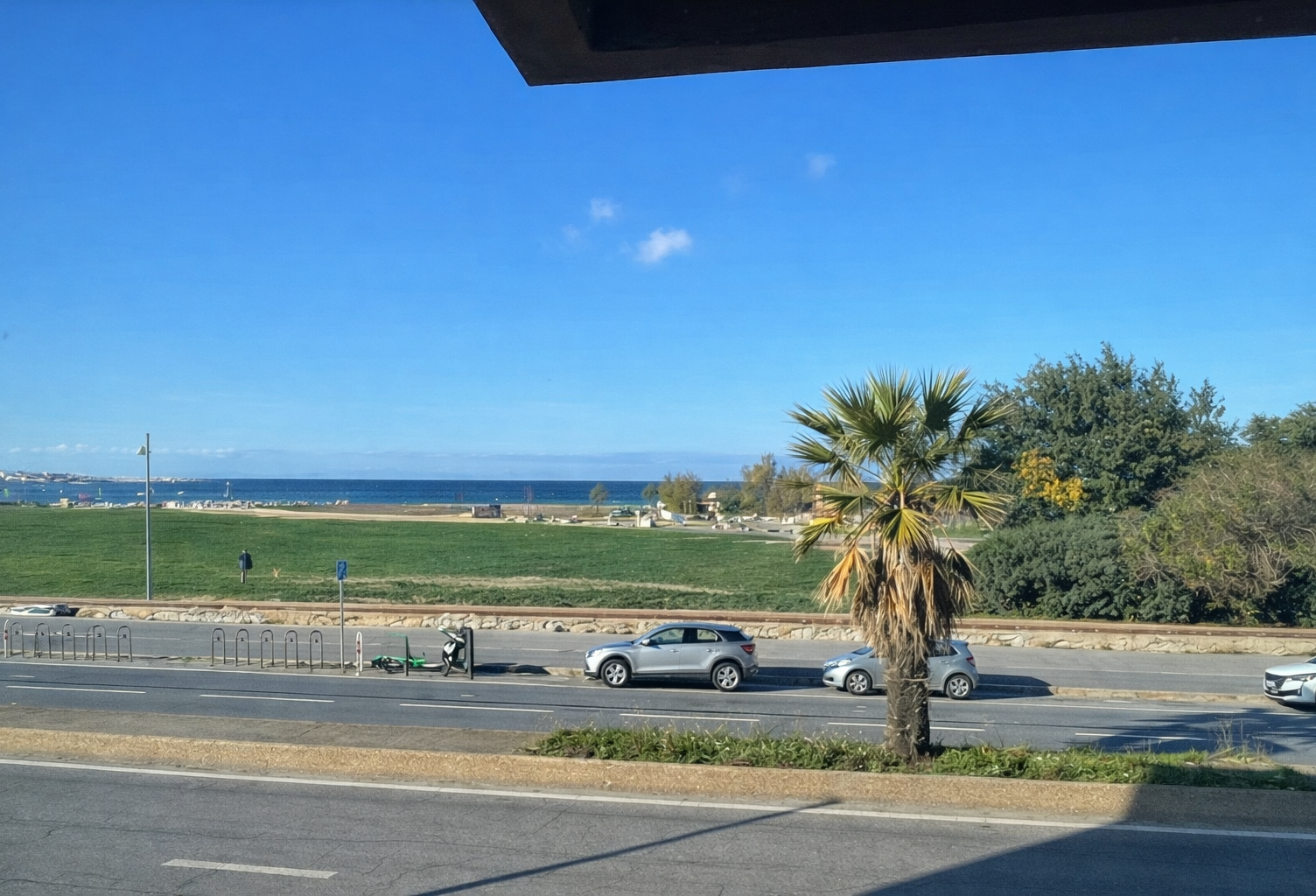 Marseille 13008   Superbe T3 lumineux avec vue mer, balcon et cave — photo 1