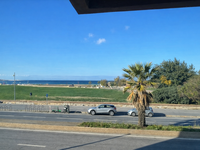 Marseille 13008   Superbe T3 lumineux avec vue mer, balcon et cave — photo du bien