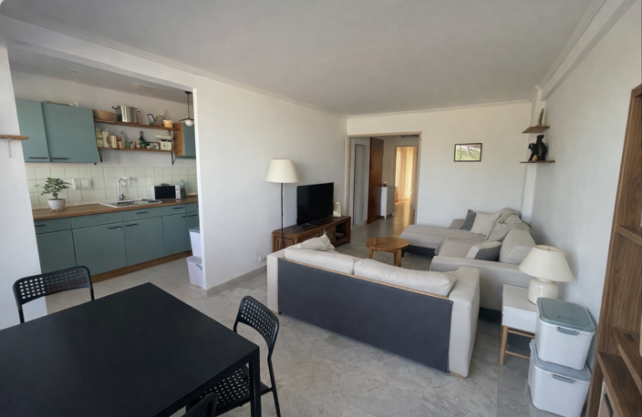Marseille 13008   Superbe T3 lumineux avec vue mer, balcon et cave — photo 4