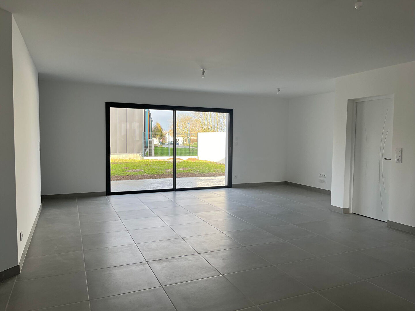 Villa / Maison  T4 à louer Croix-Chapeau 17220