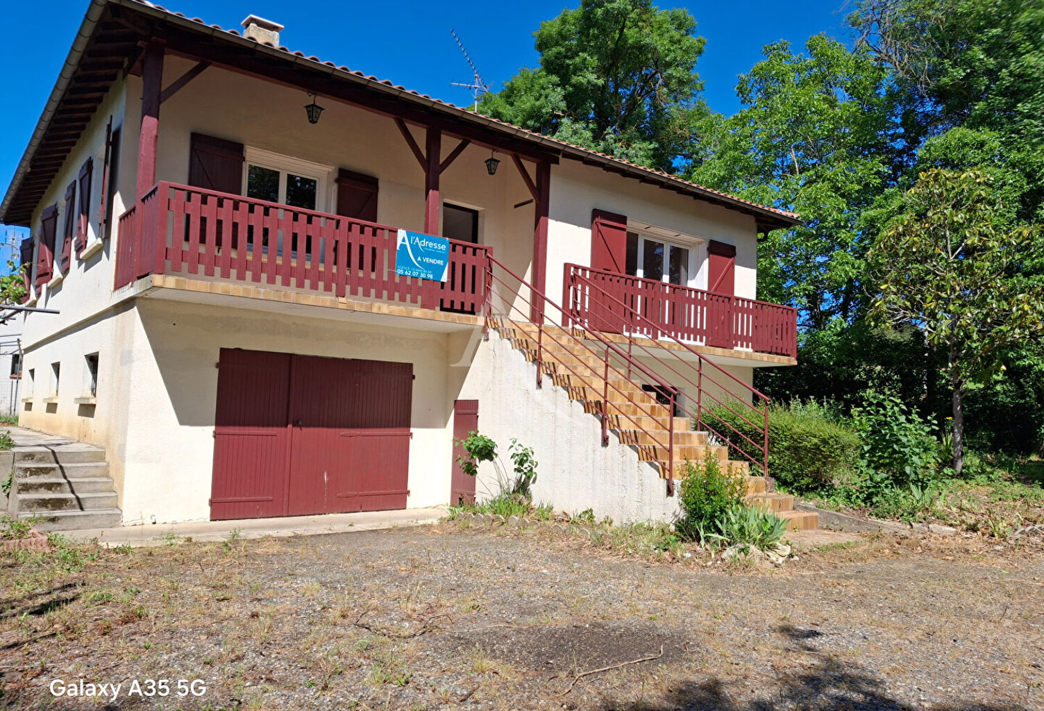 Maison L Isle Jourdain sur presque 3590 m² de terrain — photo 1
