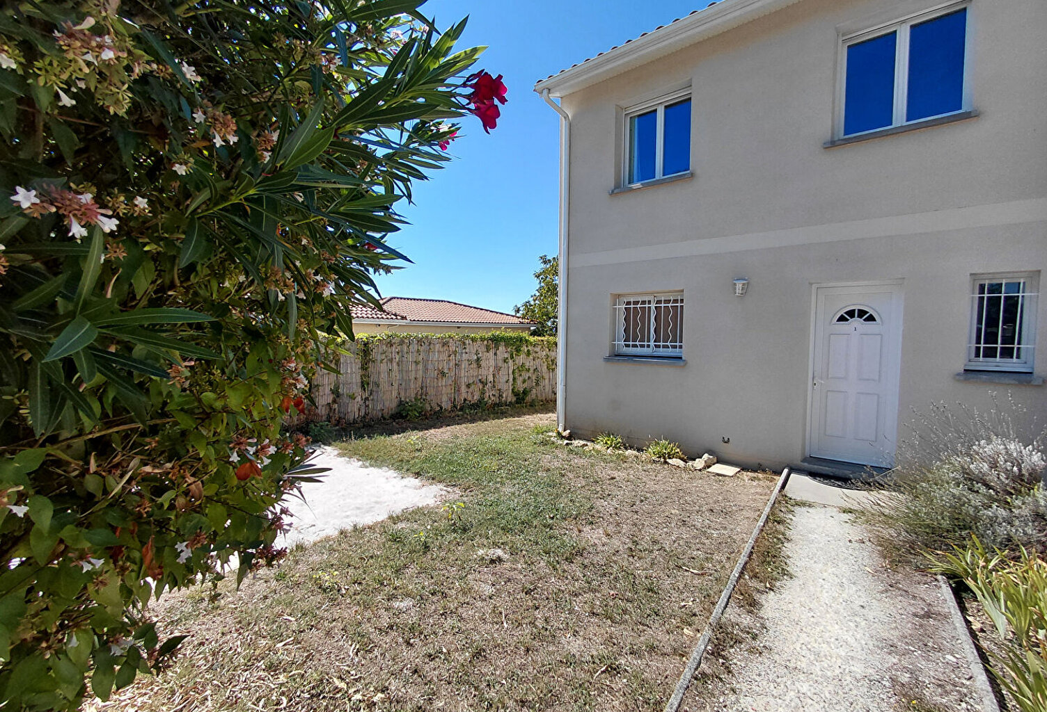 Maison de ville de 102 m2 à Prignac-Et-Marcamps — photo 1
