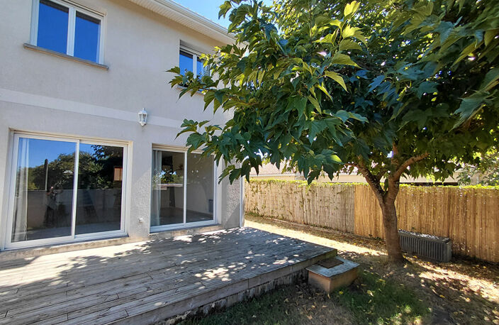 Maison de ville de 102 m2 à Prignac-Et-Marcamps — photo 2