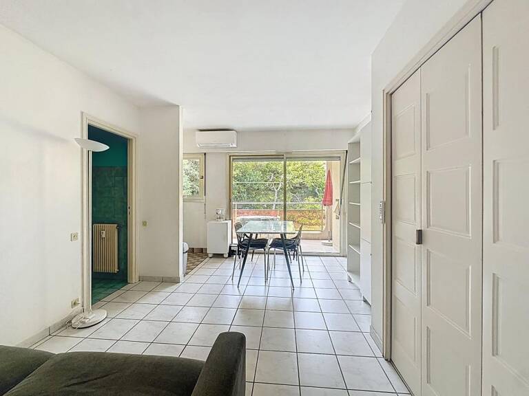STUDIO MEUBLE - 56 Avenue Jean de Lattre de Tassigny, Résidence La Marjolaine - 06 400 CANNES — photo 1