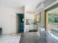 STUDIO MEUBLE - 56 Avenue Jean de Lattre de Tassigny, Résidence La Marjolaine - 06 400 CANNES — photo 4