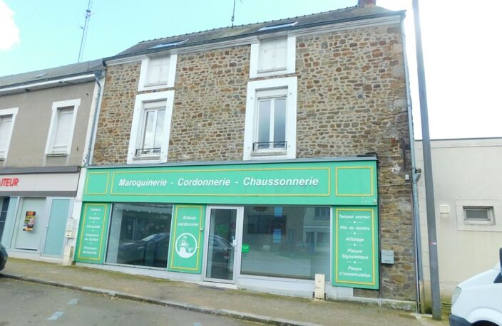 Immeuble à vendre ERNEE (53) — photo 3