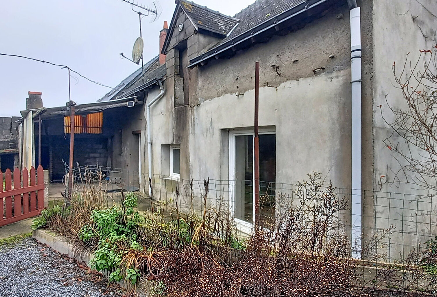 ROUGE : Maison à rénover  5 pièces — photo 1