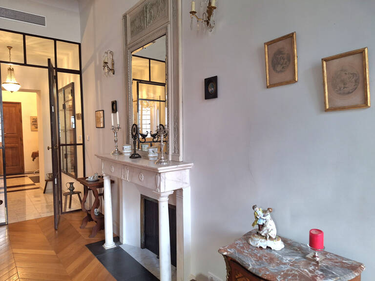 F4 de 167m2 place Foch — photo 1