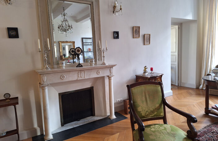 F4 de 167m2 place Foch — photo 4