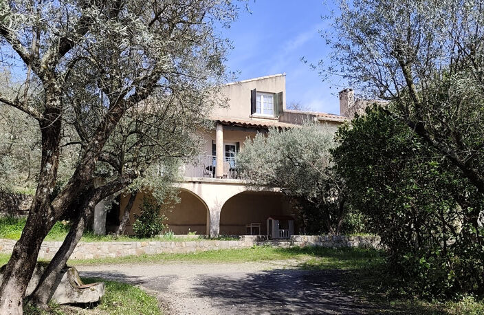 Maison familiale avec vue et terrain d'oliviers 2200 m2   6 — photo 2